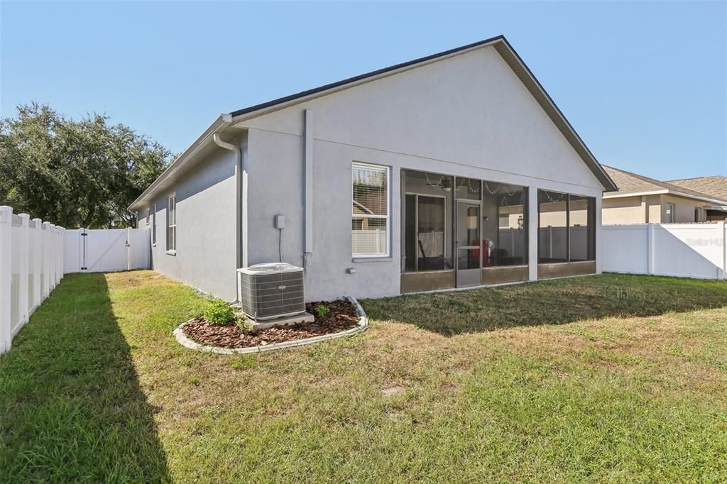 Под контрактом: $340,000 (3 спален, 2 ванн, 1738 Квадратных фут)