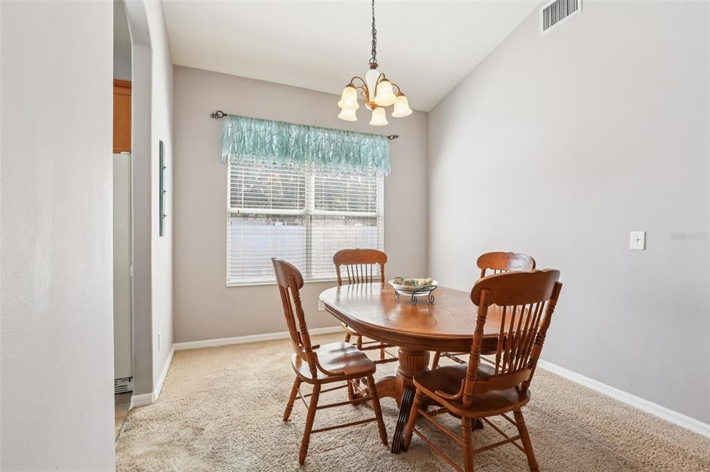 Под контрактом: $340,000 (3 спален, 2 ванн, 1738 Квадратных фут)