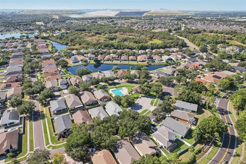 Под контрактом: $340,000 (3 спален, 2 ванн, 1738 Квадратных фут)