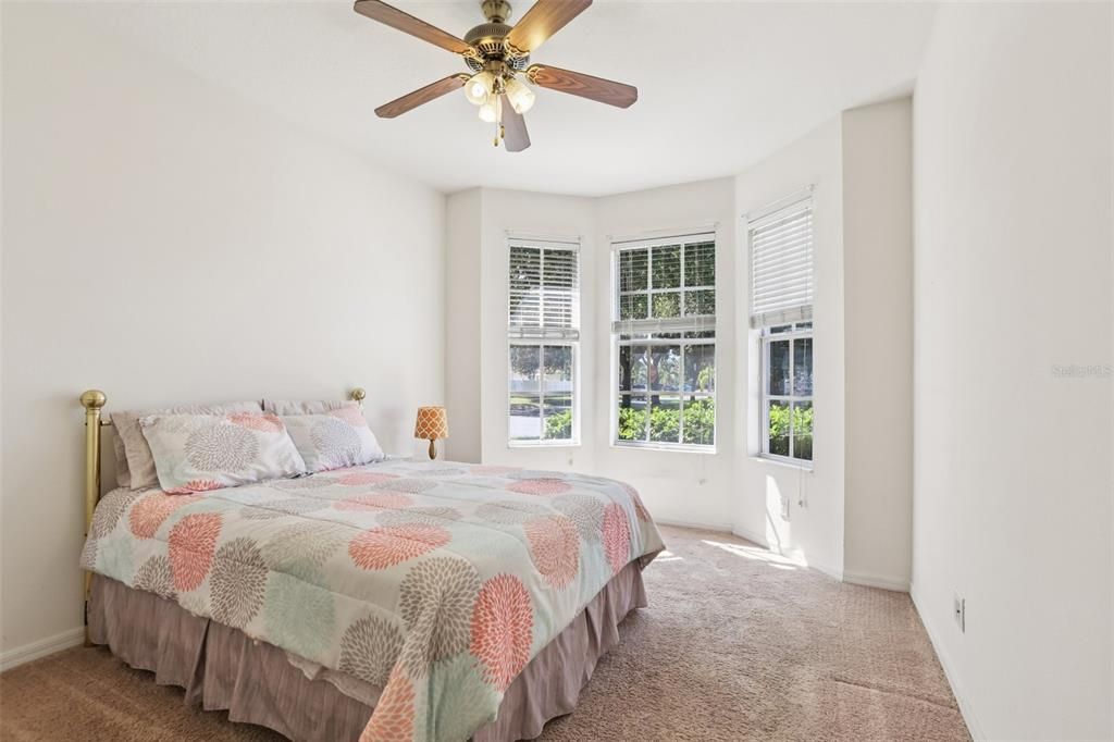 Под контрактом: $340,000 (3 спален, 2 ванн, 1738 Квадратных фут)