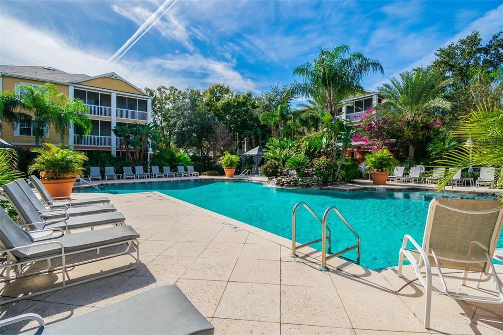 Active With Contract: $249,000 (1 beds, 1 baths, 867 Square Feet)