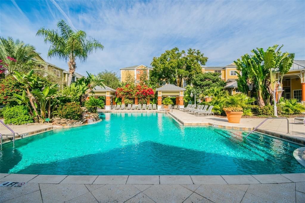 Active With Contract: $249,000 (1 beds, 1 baths, 867 Square Feet)