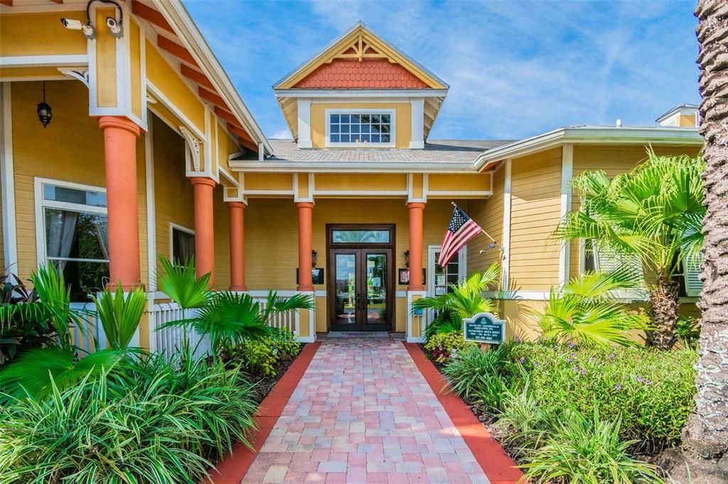 Active With Contract: $249,000 (1 beds, 1 baths, 867 Square Feet)