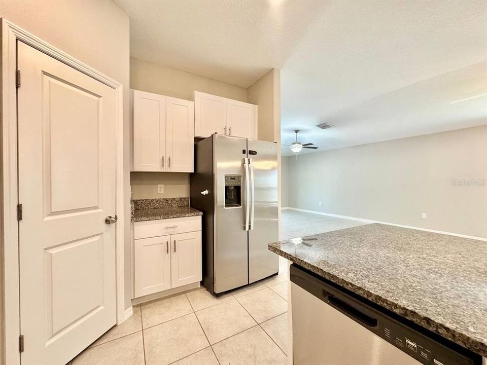 出租: $2,100 (4 贝兹, 2 浴室, 1841 平方英尺)