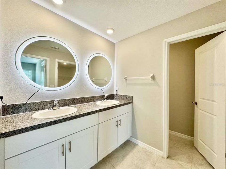 出租: $2,100 (4 贝兹, 2 浴室, 1841 平方英尺)