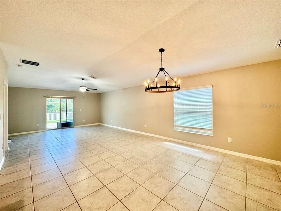 出租: $2,100 (4 贝兹, 2 浴室, 1841 平方英尺)