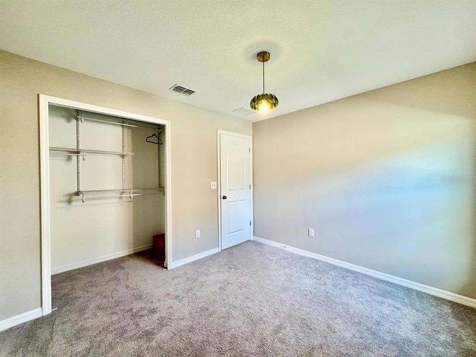 出租: $2,100 (4 贝兹, 2 浴室, 1841 平方英尺)