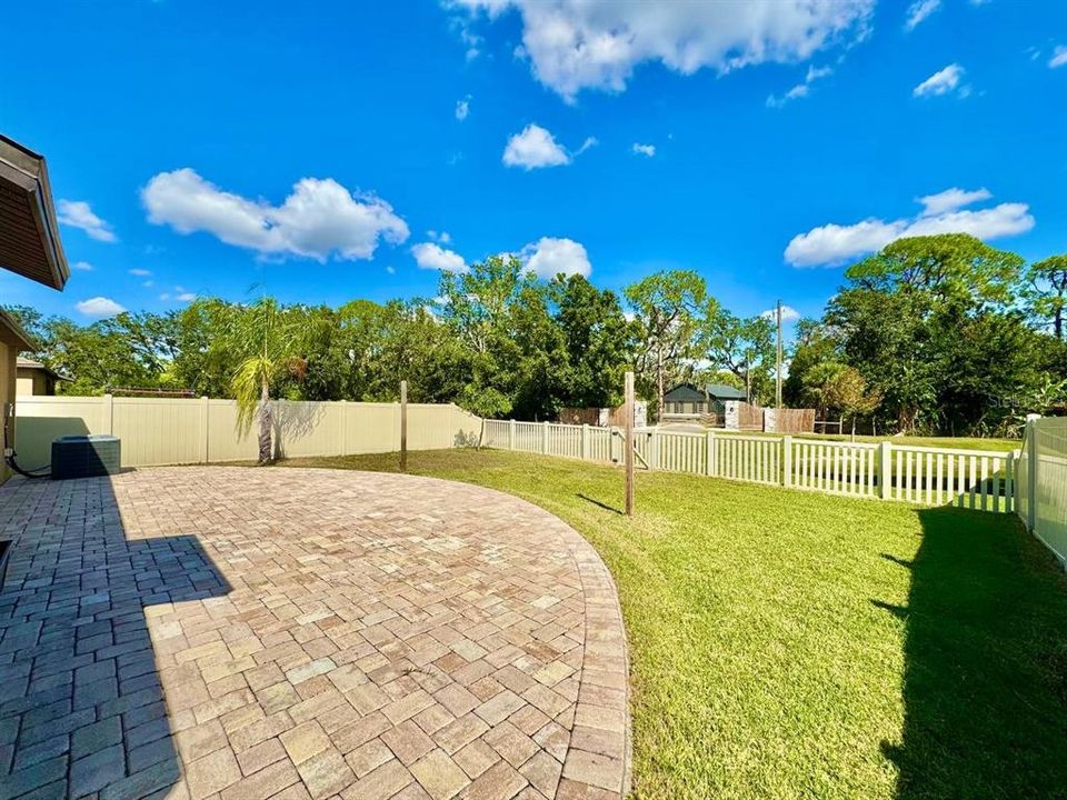 出租: $2,100 (4 贝兹, 2 浴室, 1841 平方英尺)