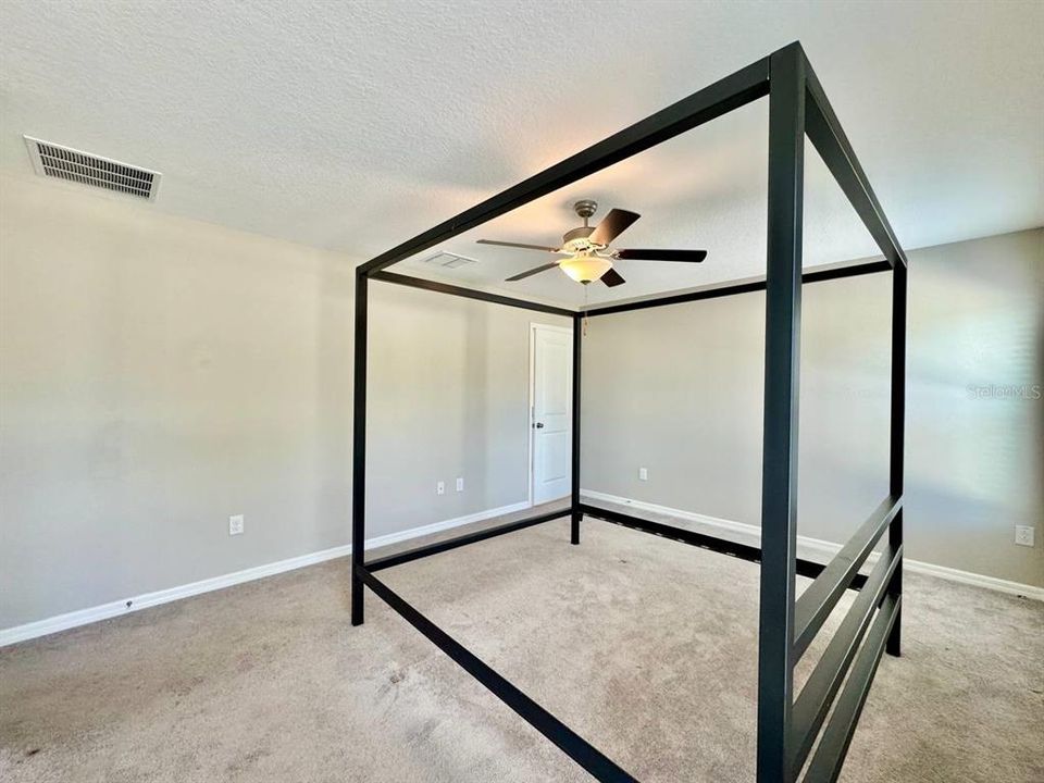 出租: $2,100 (4 贝兹, 2 浴室, 1841 平方英尺)