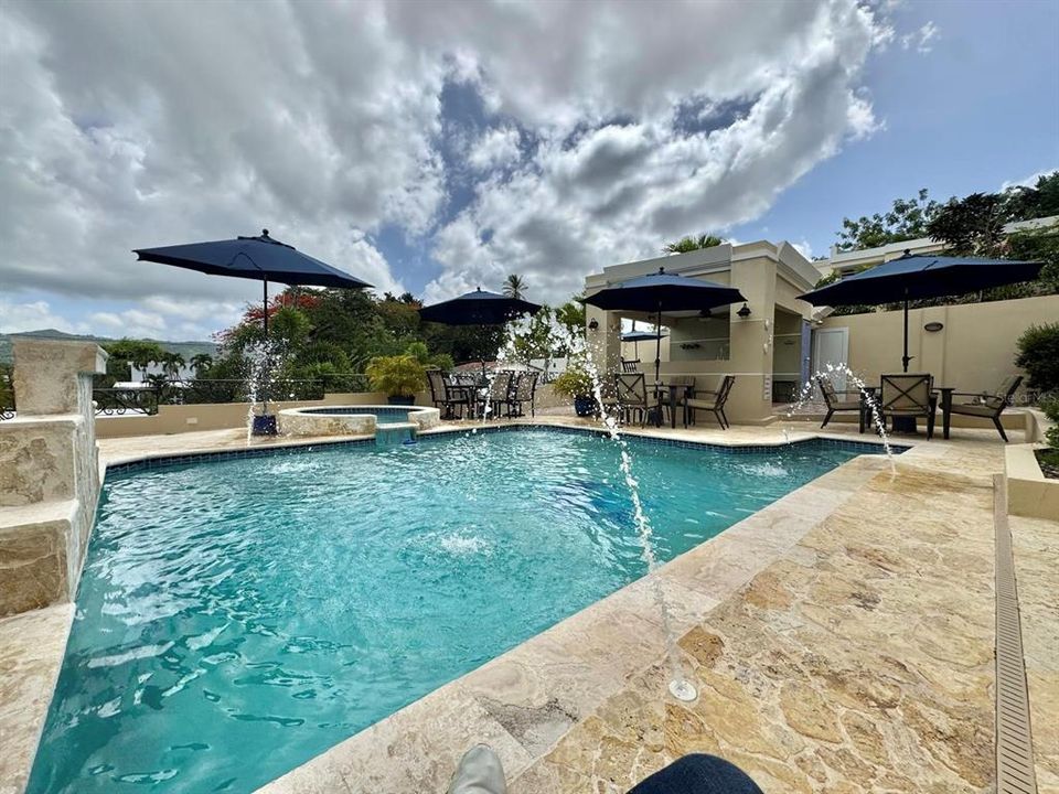 En Venta: $550,000 (4 camas, 3 baños, 3138 Pies cuadrados)