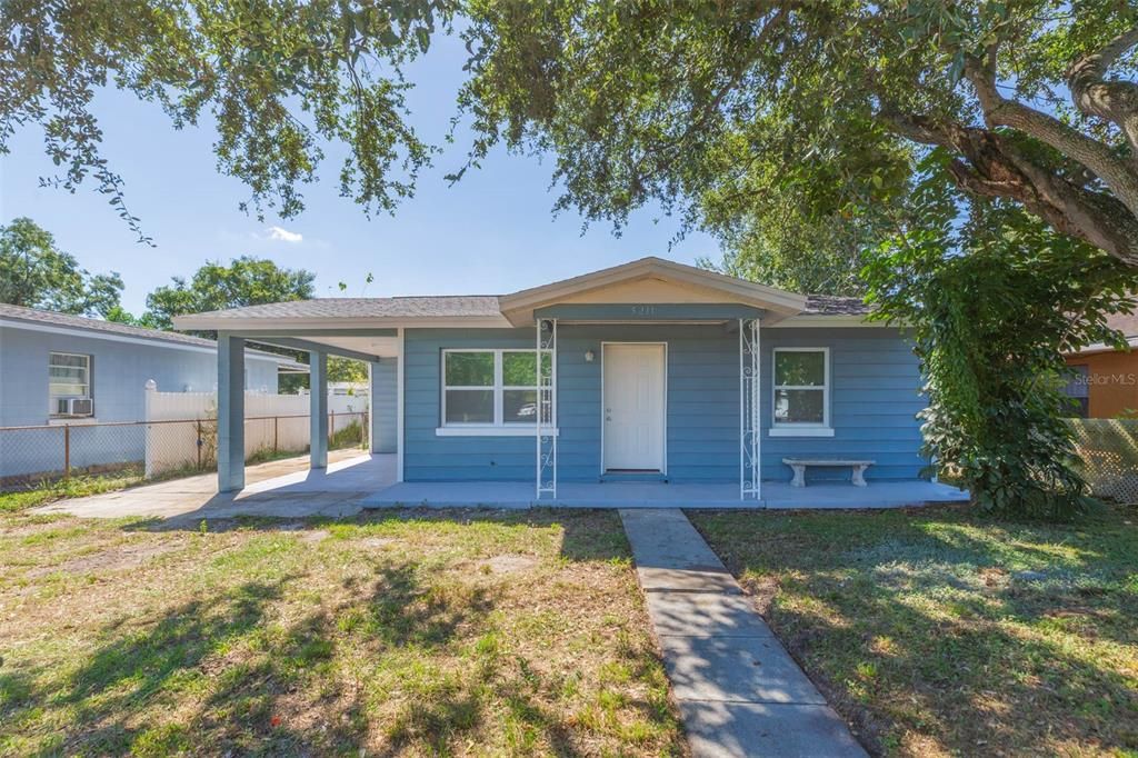 Под контрактом: $269,900 (2 спален, 2 ванн, 884 Квадратных фут)