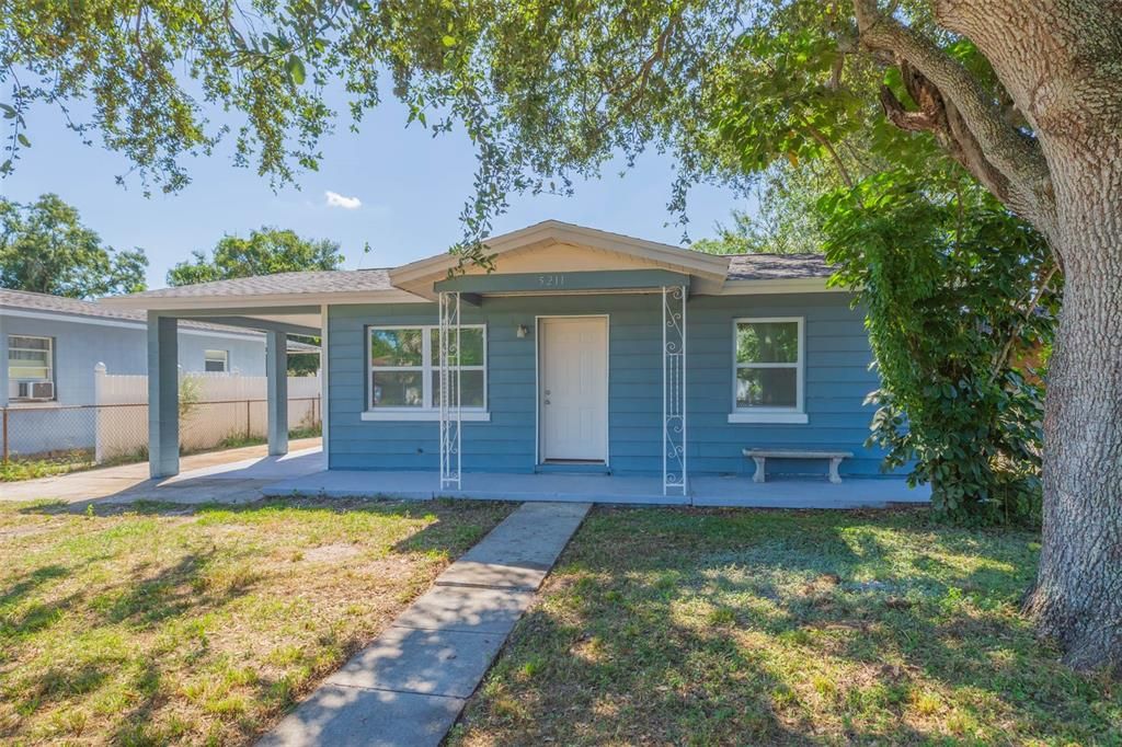 Под контрактом: $269,900 (2 спален, 2 ванн, 884 Квадратных фут)