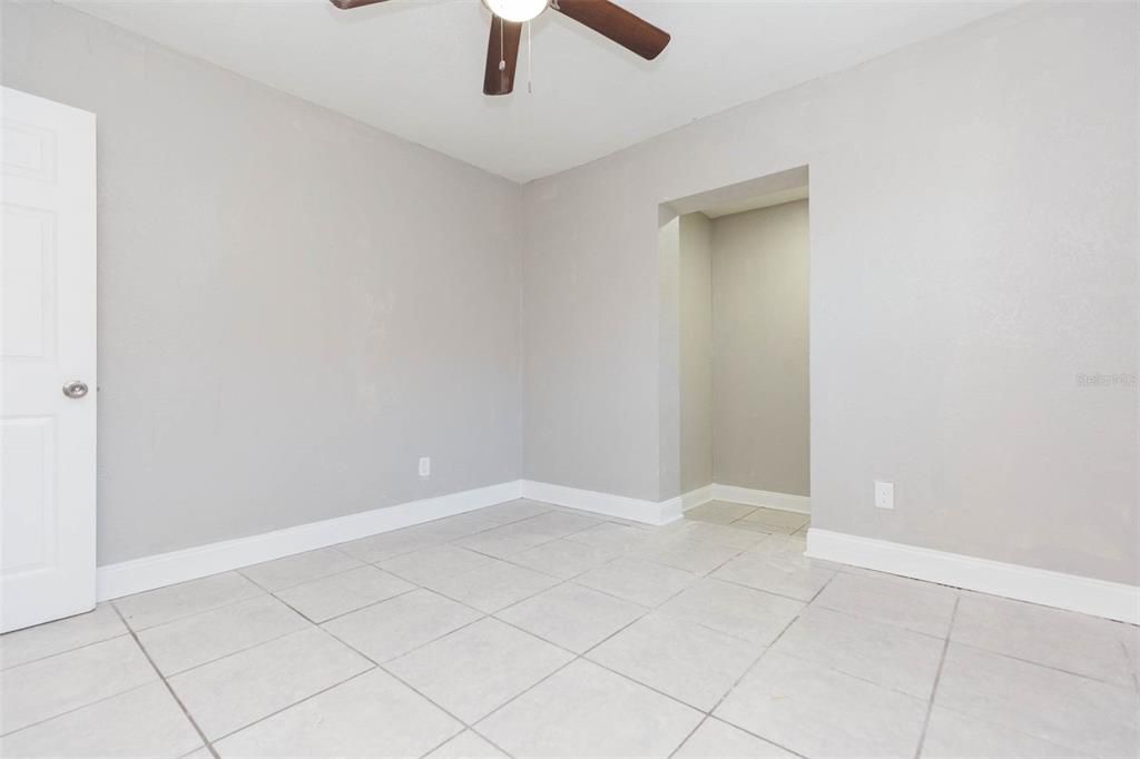 Под контрактом: $269,900 (2 спален, 2 ванн, 884 Квадратных фут)