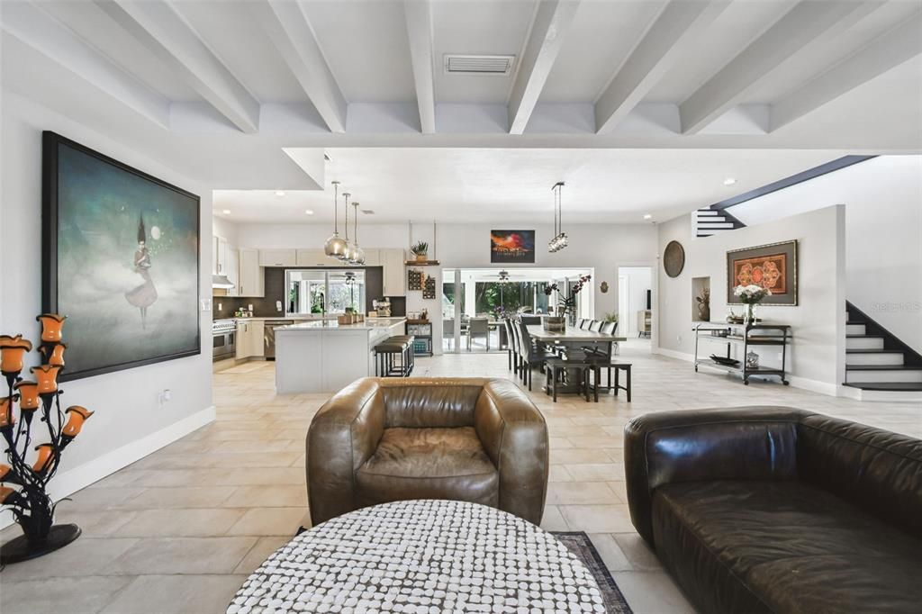 待售: $2,690,000 (6 贝兹, 4 浴室, 4546 平方英尺)