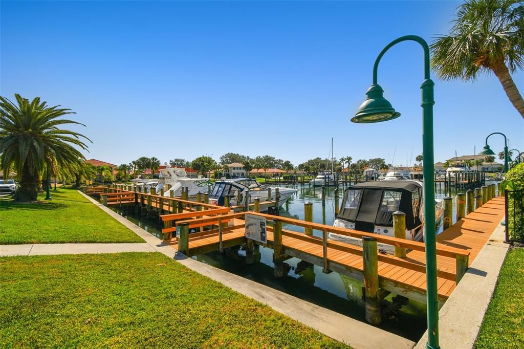 待售: $2,690,000 (6 贝兹, 4 浴室, 4546 平方英尺)