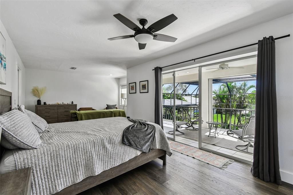 待售: $2,690,000 (6 贝兹, 4 浴室, 4546 平方英尺)