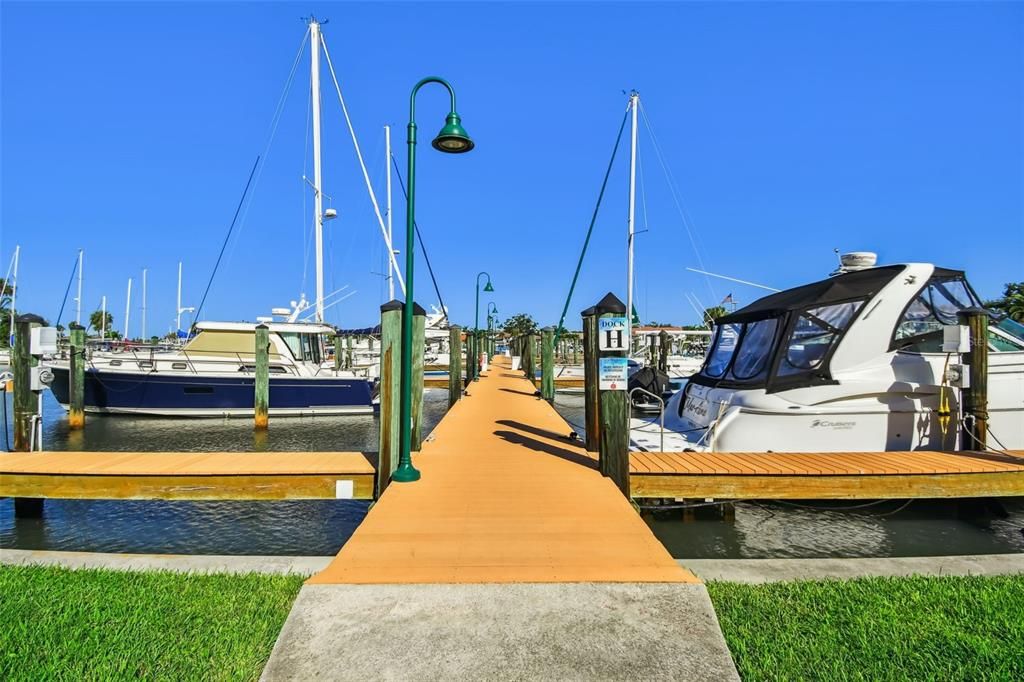 For Sale: $2,690,000 (6 beds, 4 baths, 4546 Square Feet)