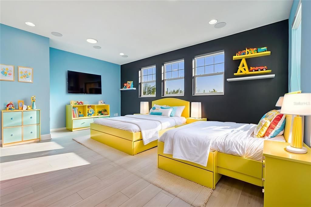 Active With Contract: $760,000 (4 beds, 3 baths, 3074 Square Feet)