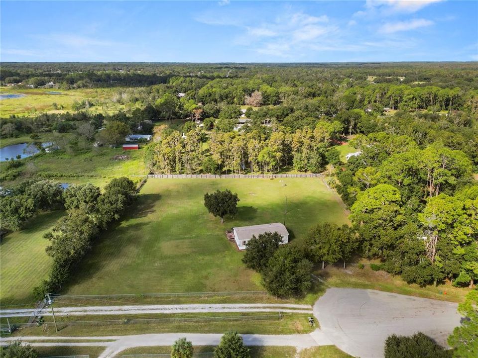 合同活跃: $245,000 (3 贝兹, 2 浴室, 1404 平方英尺)