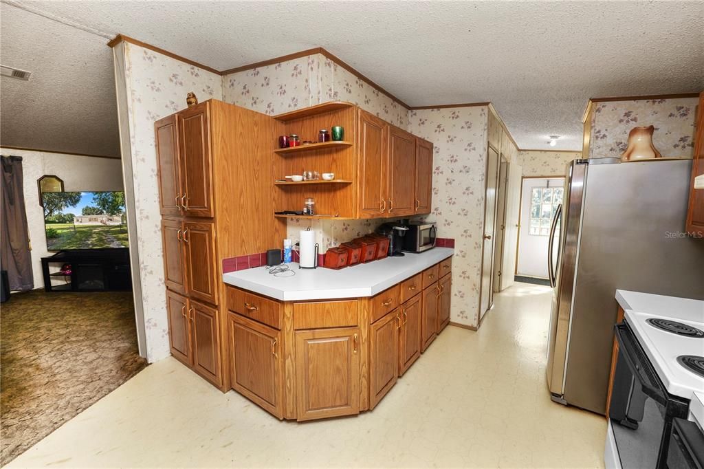 合同活跃: $245,000 (3 贝兹, 2 浴室, 1404 平方英尺)