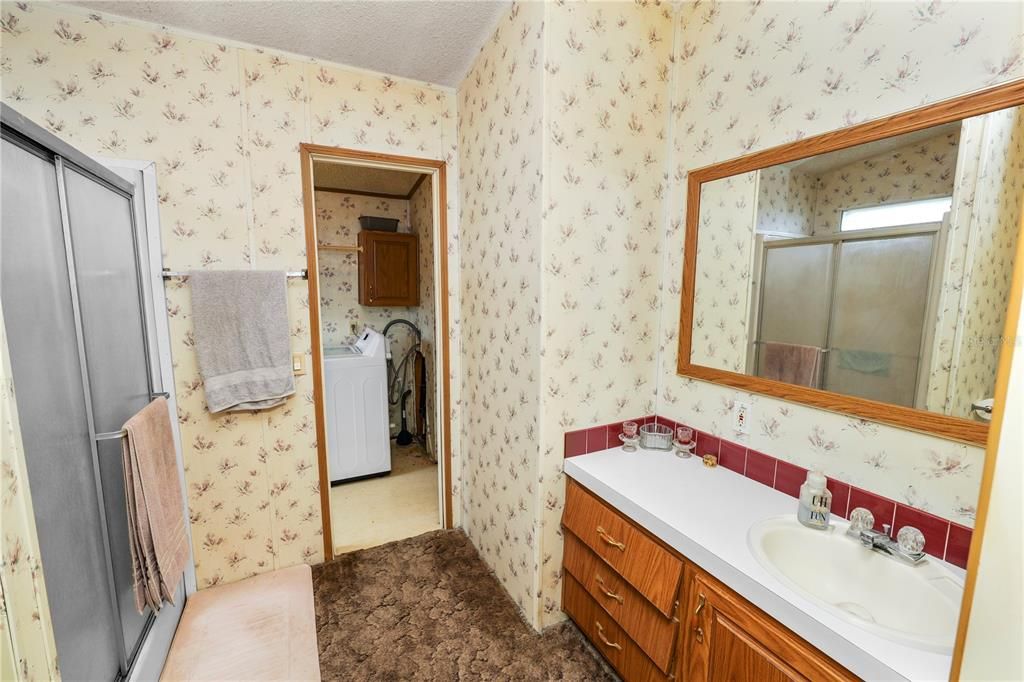 合同活跃: $245,000 (3 贝兹, 2 浴室, 1404 平方英尺)