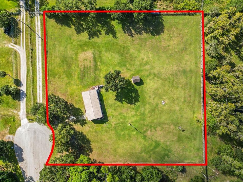 合同活跃: $245,000 (3 贝兹, 2 浴室, 1404 平方英尺)