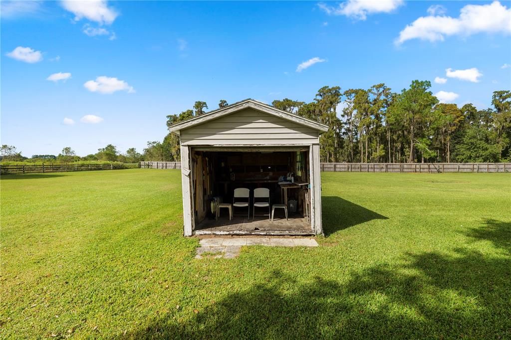 合同活跃: $245,000 (3 贝兹, 2 浴室, 1404 平方英尺)