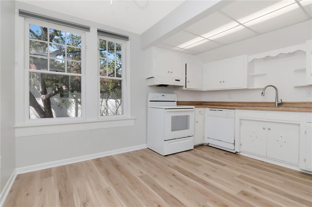 For Sale: $1,150,000 (4 beds, 0 baths, 2824 Square Feet)