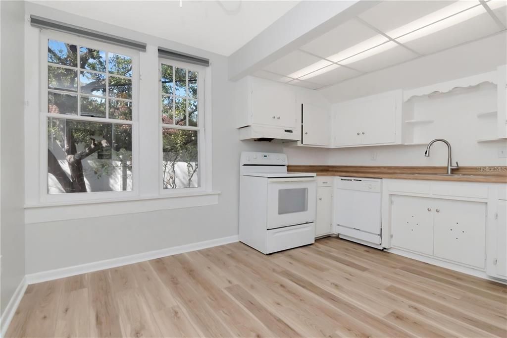 For Sale: $1,150,000 (4 beds, 0 baths, 2824 Square Feet)