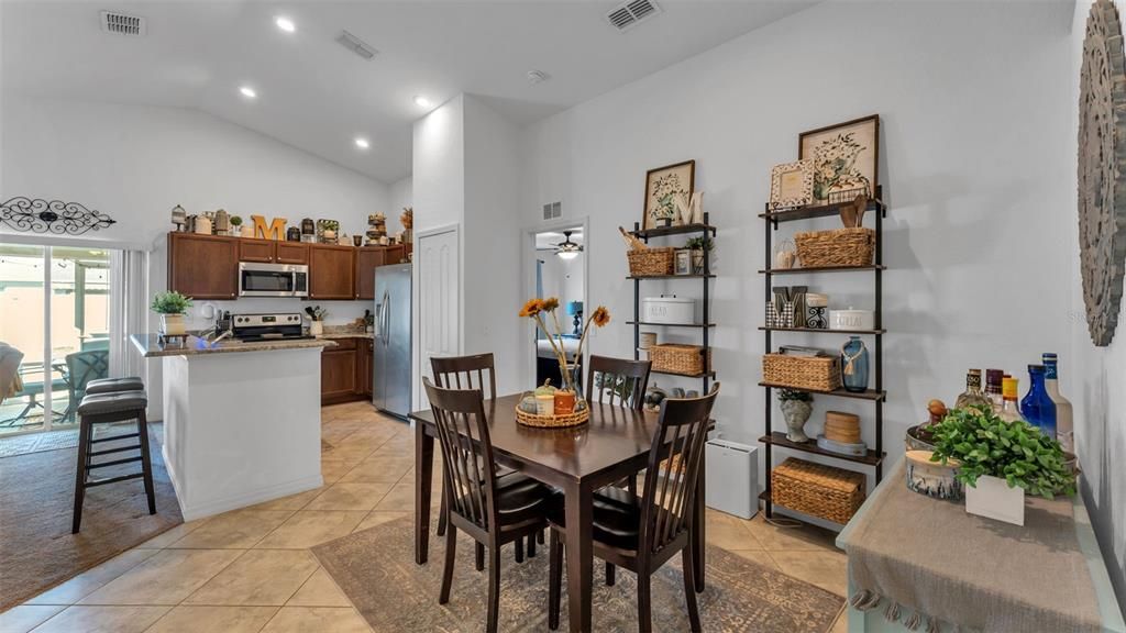 En Venta: $285,000 (3 camas, 2 baños, 1362 Pies cuadrados)