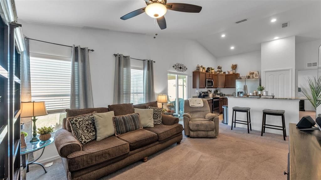 En Venta: $285,000 (3 camas, 2 baños, 1362 Pies cuadrados)