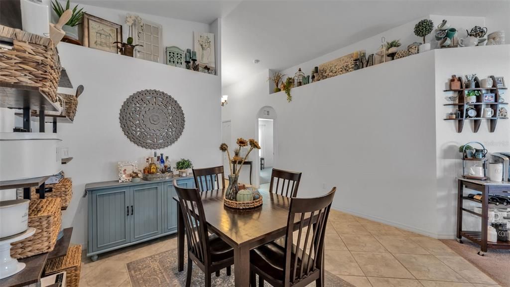 En Venta: $285,000 (3 camas, 2 baños, 1362 Pies cuadrados)