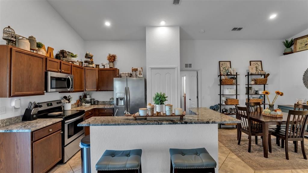 En Venta: $285,000 (3 camas, 2 baños, 1362 Pies cuadrados)