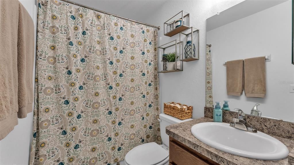 En Venta: $285,000 (3 camas, 2 baños, 1362 Pies cuadrados)