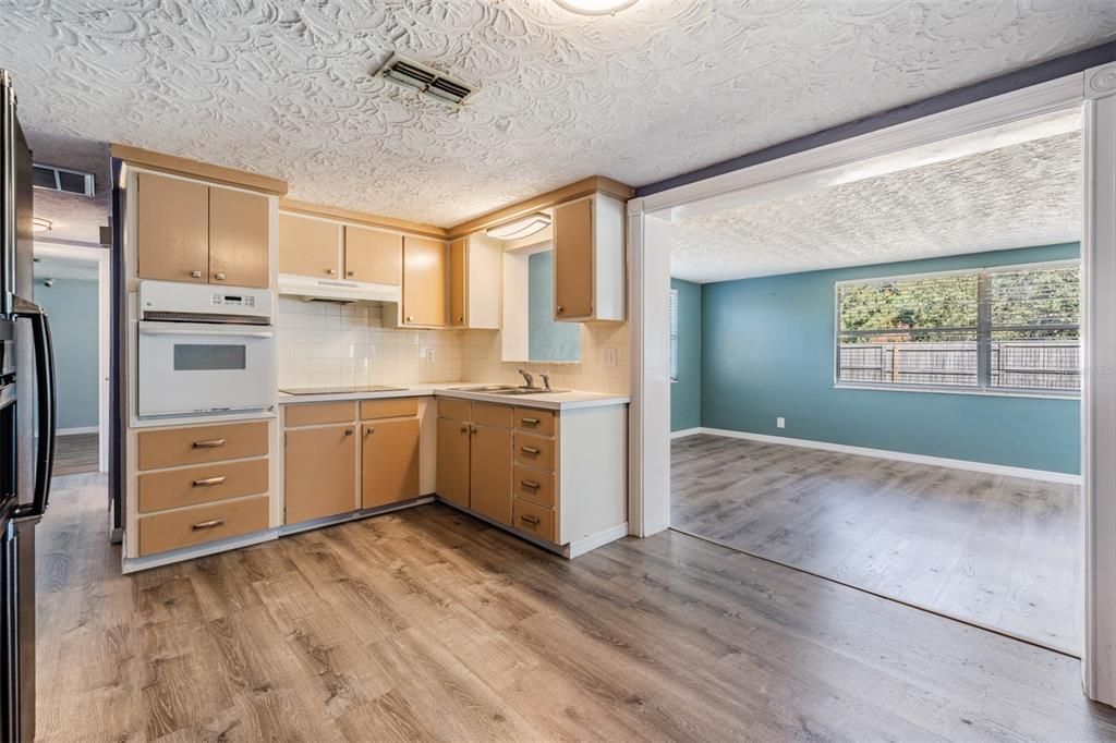 For Sale: $222,900 (3 beds, 2 baths, 1154 Square Feet)