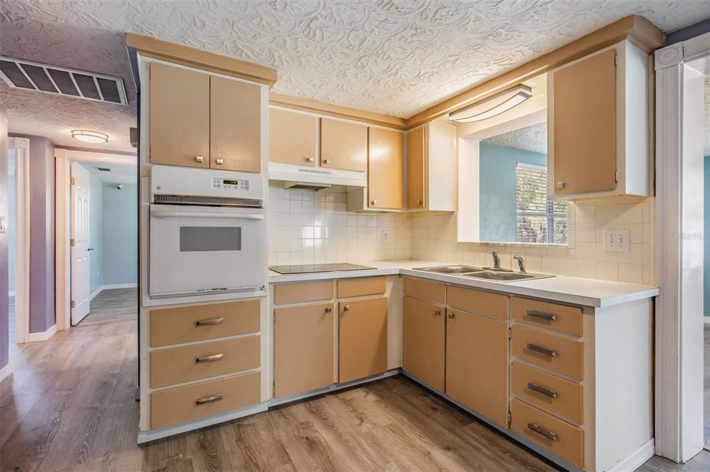 For Sale: $222,900 (3 beds, 2 baths, 1154 Square Feet)