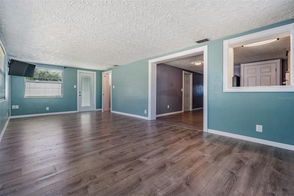 For Sale: $222,900 (3 beds, 2 baths, 1154 Square Feet)