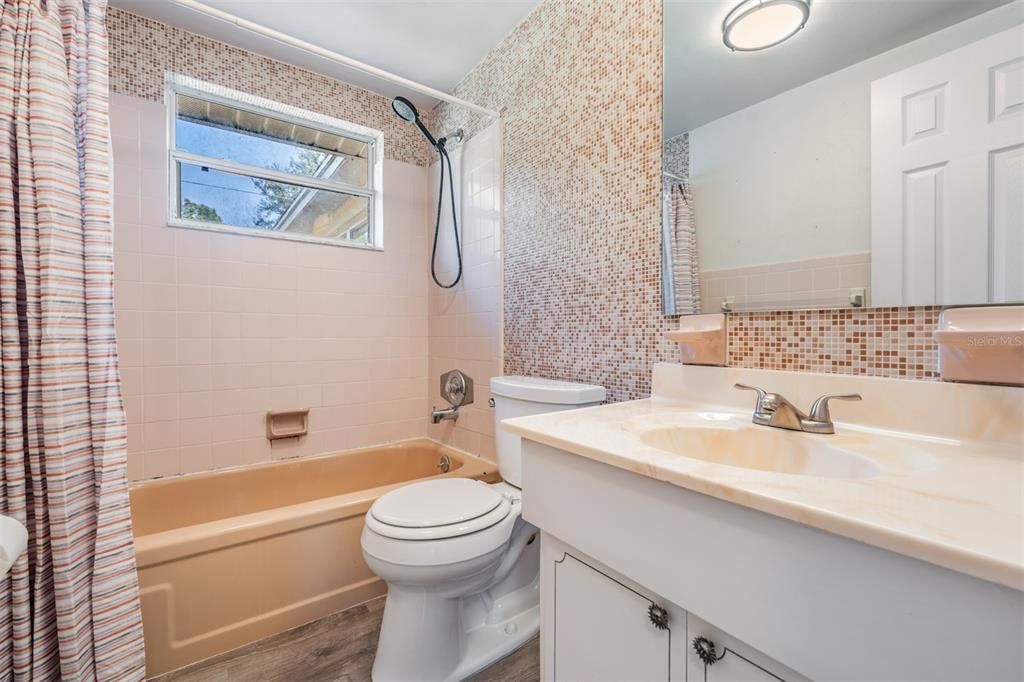 For Sale: $222,900 (3 beds, 2 baths, 1154 Square Feet)