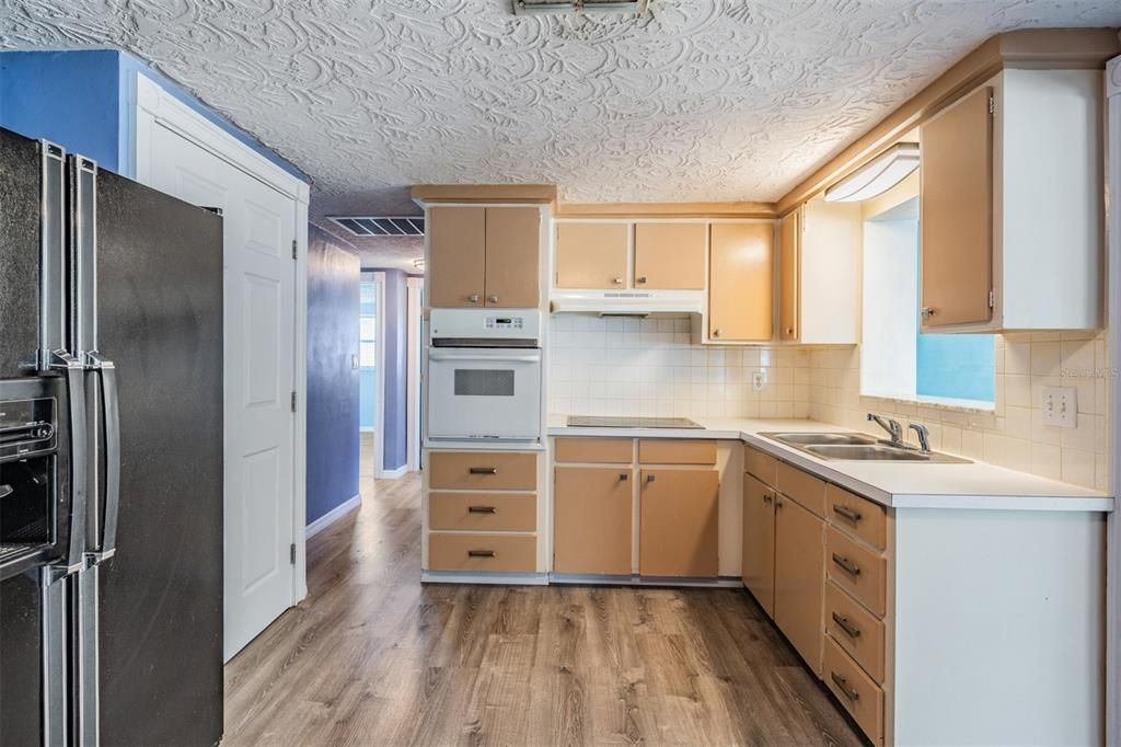 For Sale: $222,900 (3 beds, 2 baths, 1154 Square Feet)