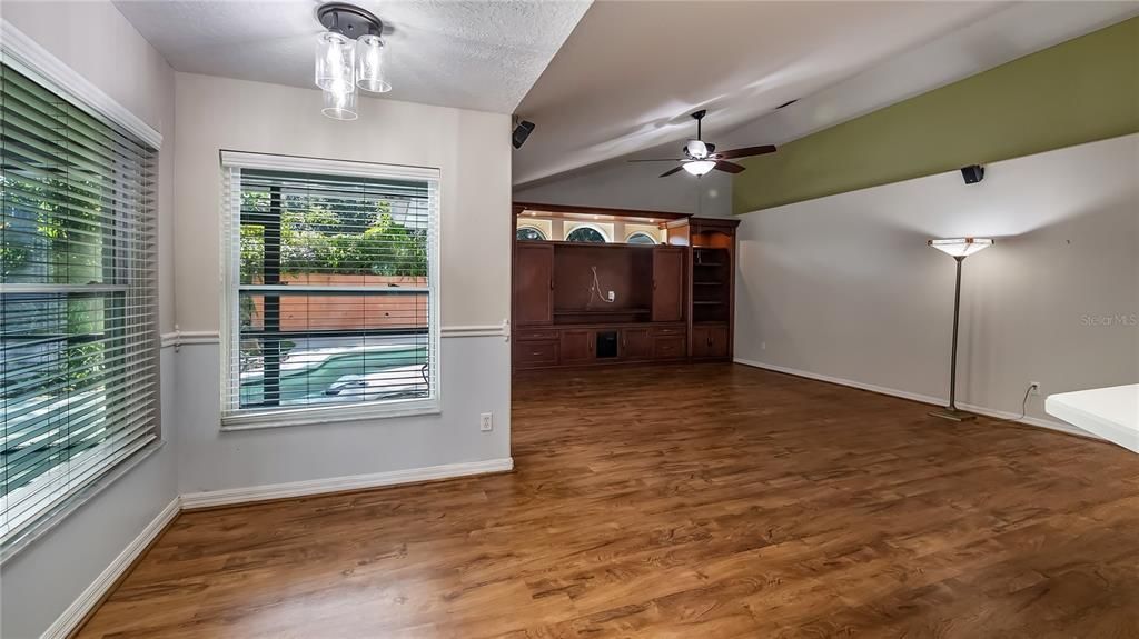 En Venta: $485,000 (3 camas, 2 baños, 2253 Pies cuadrados)