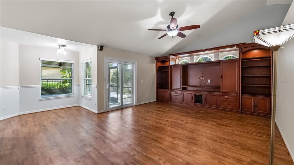 En Venta: $485,000 (3 camas, 2 baños, 2253 Pies cuadrados)