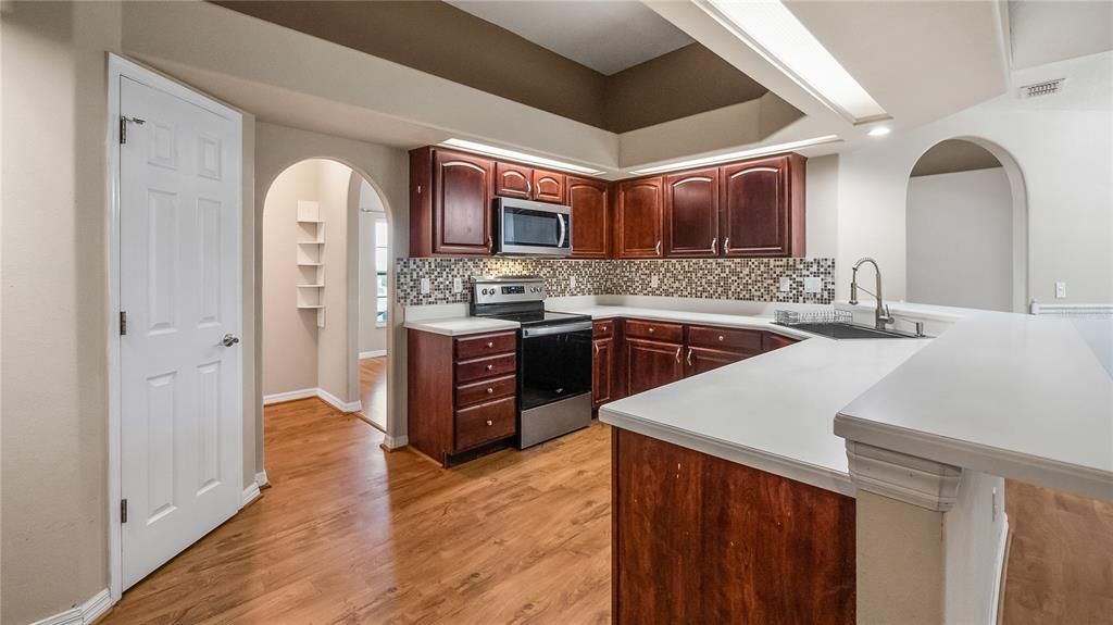 En Venta: $485,000 (3 camas, 2 baños, 2253 Pies cuadrados)