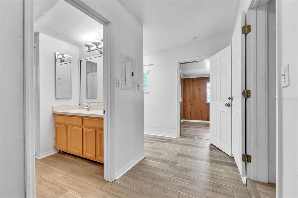 For Rent: $2,000 (3 beds, 2 baths, 1247 Square Feet)