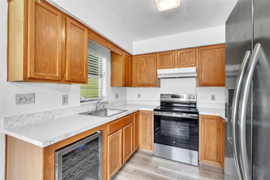 For Rent: $2,000 (3 beds, 2 baths, 1247 Square Feet)