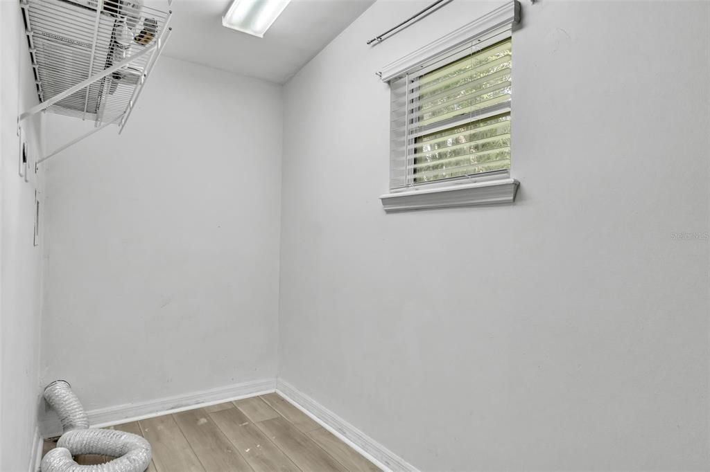 For Rent: $2,000 (3 beds, 2 baths, 1247 Square Feet)