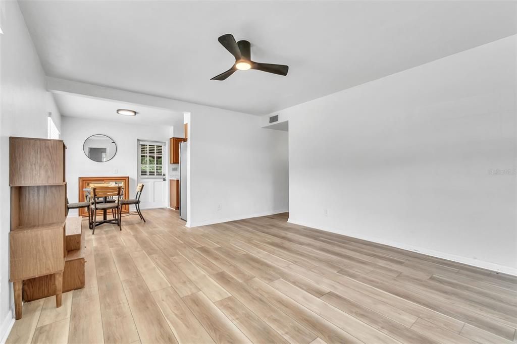 For Rent: $2,000 (3 beds, 2 baths, 1247 Square Feet)