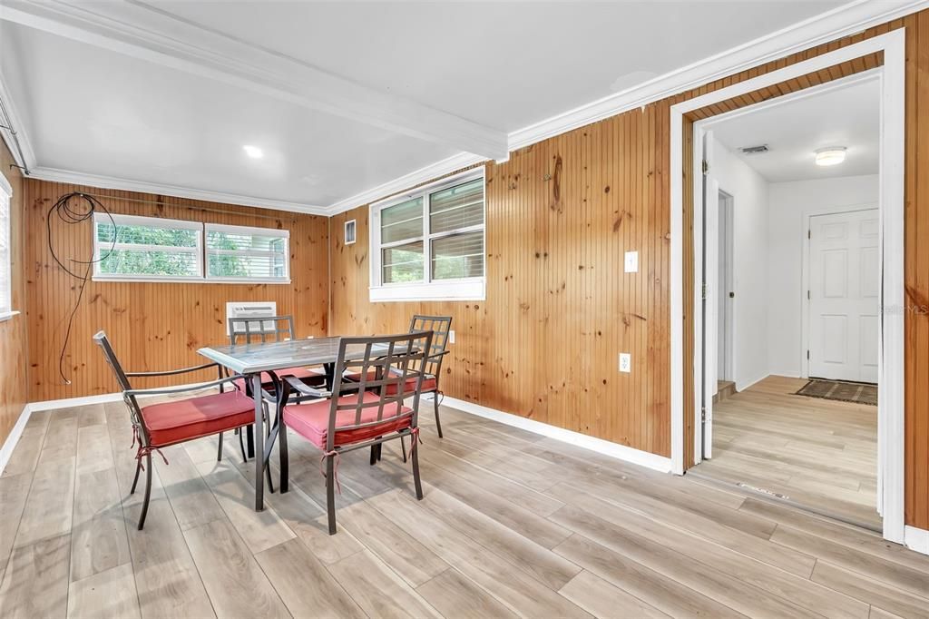 For Rent: $2,000 (3 beds, 2 baths, 1247 Square Feet)