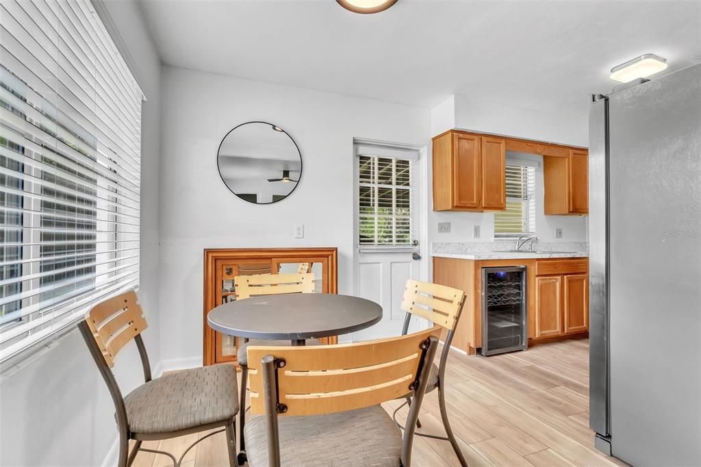 For Rent: $2,000 (3 beds, 2 baths, 1247 Square Feet)