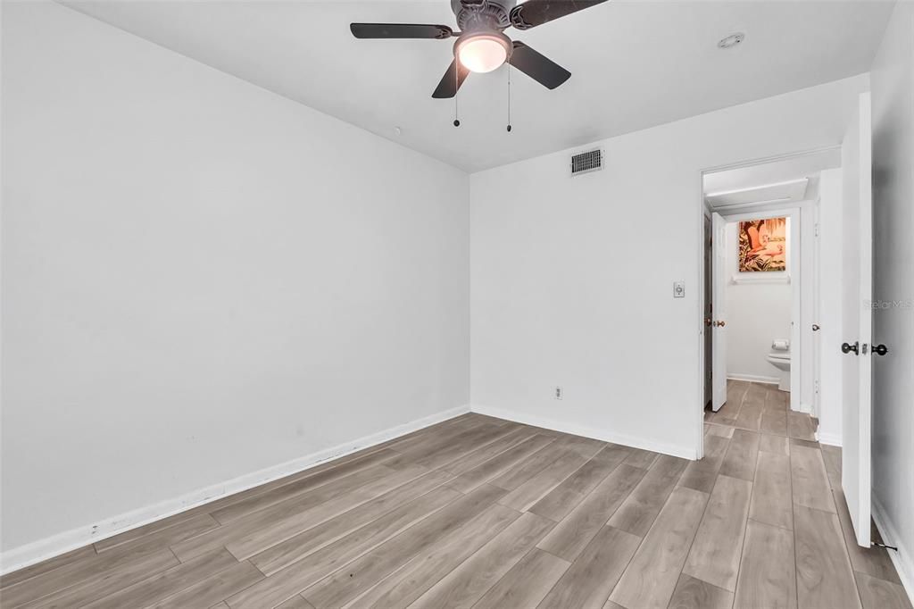 For Rent: $2,000 (3 beds, 2 baths, 1247 Square Feet)