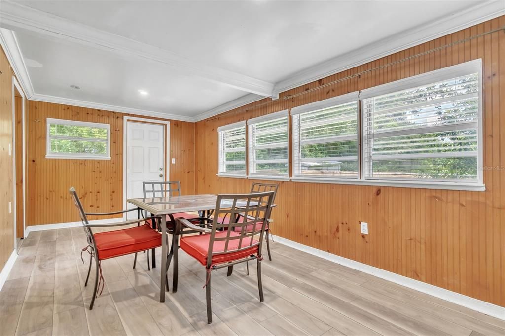 For Rent: $2,000 (3 beds, 2 baths, 1247 Square Feet)